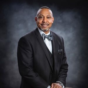 Meet your Posher, Adrian